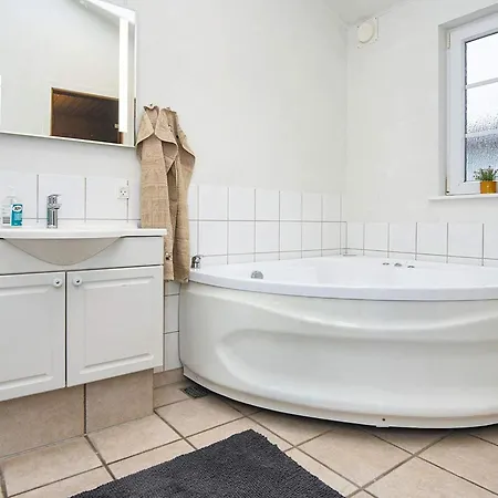 Scenic Retreat By Golf Club - By Traum أبينرا